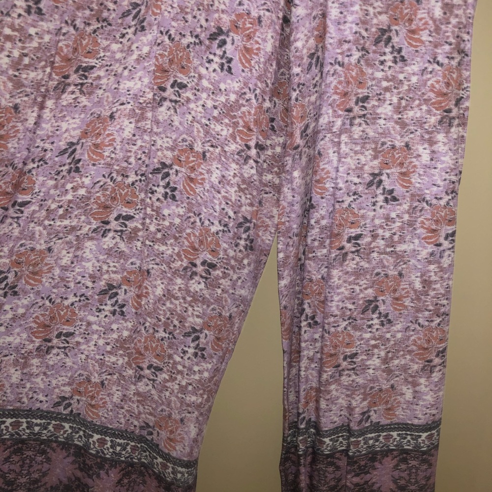Patterned Flowy Jumpsuit - Picture 14 of 15
